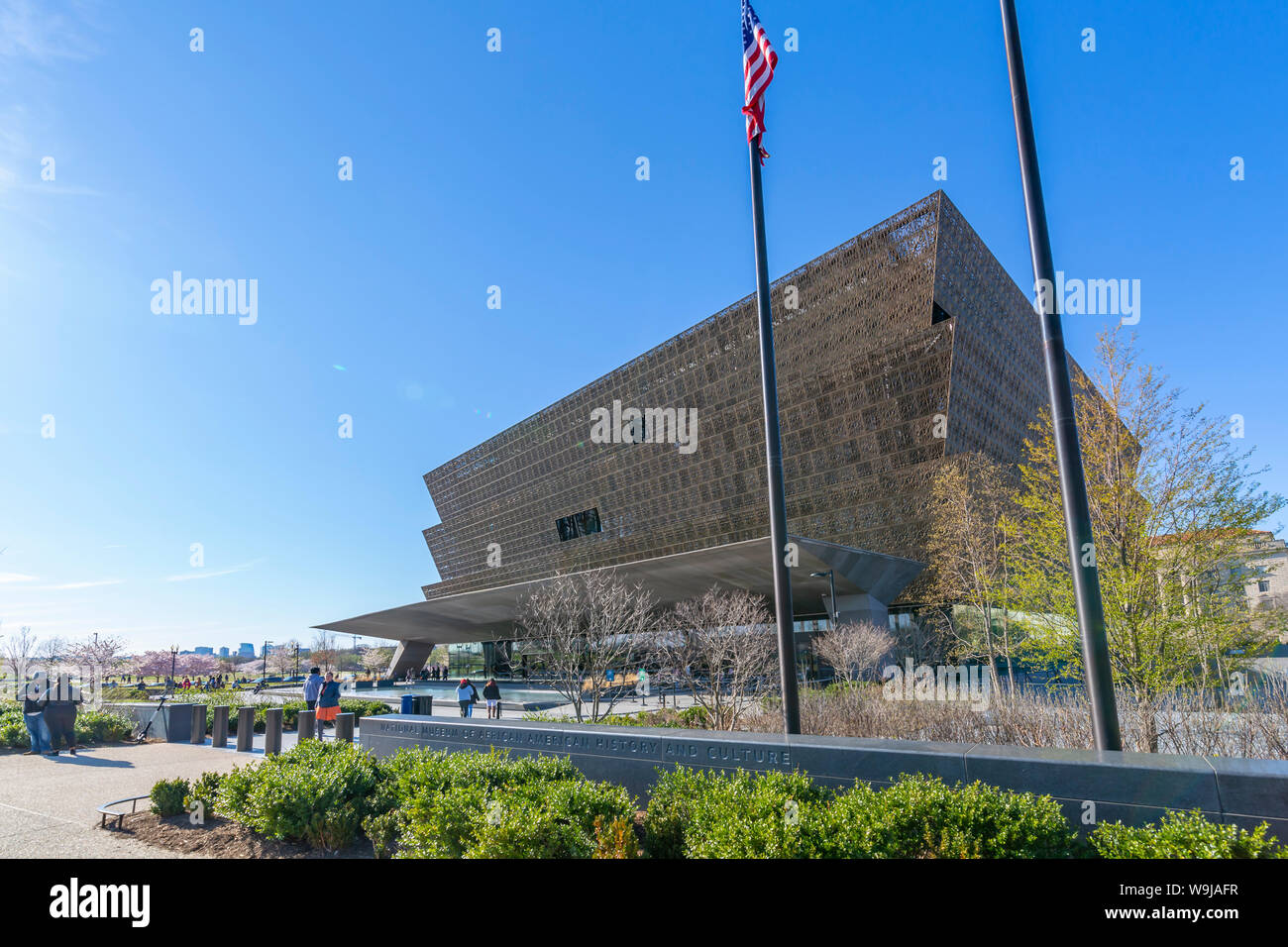 El Museo Nacional de Historia y Cultura Afroamericana en primavera, Washington D.C., Estados Unidos de América, América del Norte Foto de stock
