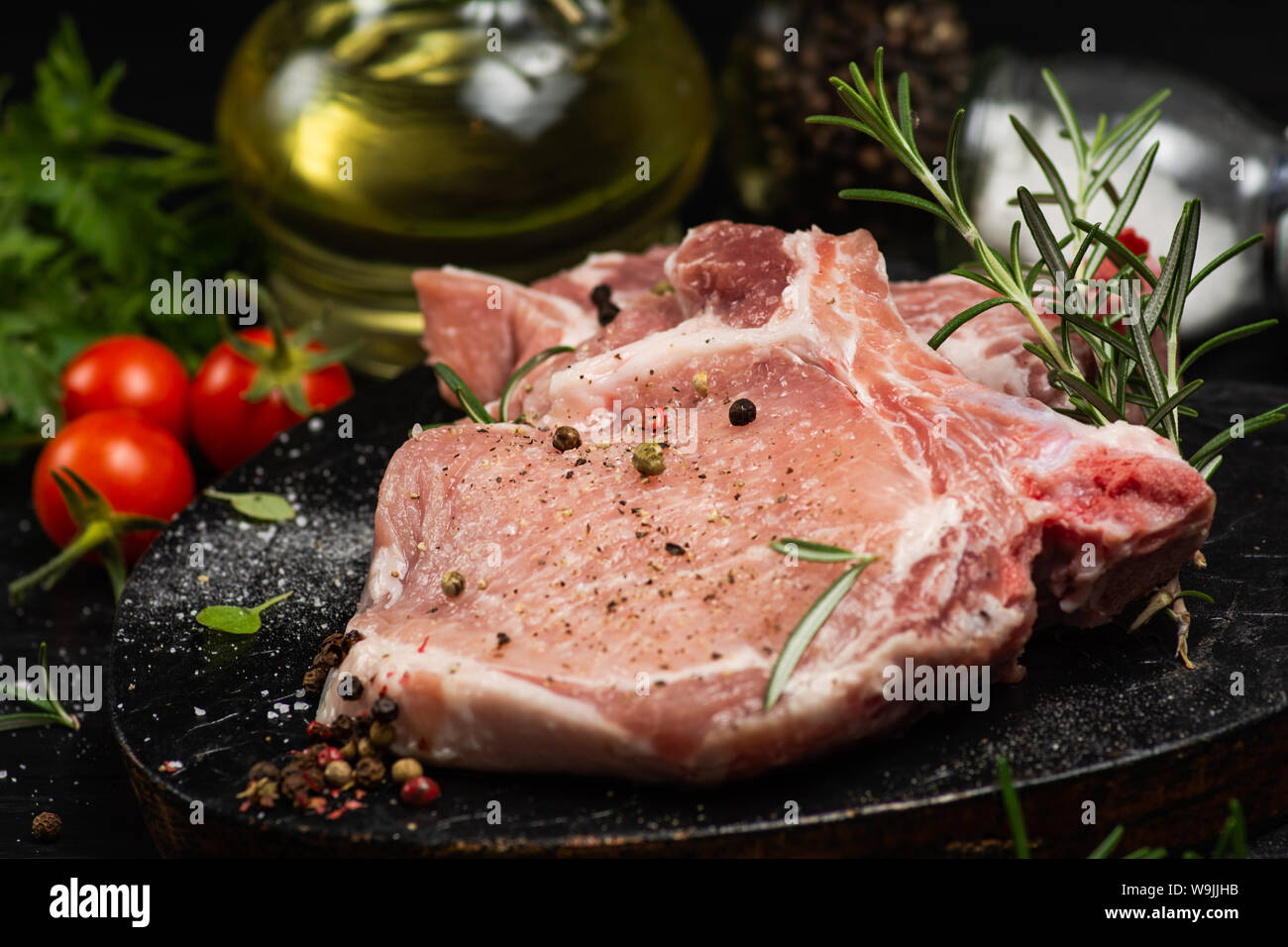 Cierre de un filete de carne roja cruda listos para ser cocinados Foto de stock