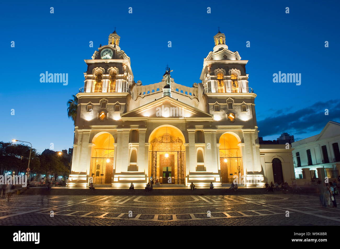 En la noche de la Catedral de Córdoba, Córdoba, Argentina, Sudamérica Foto de stock