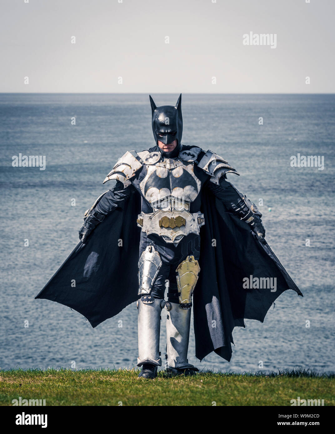 Hombre vestido de batman fotografías e imágenes de alta resolución - Alamy