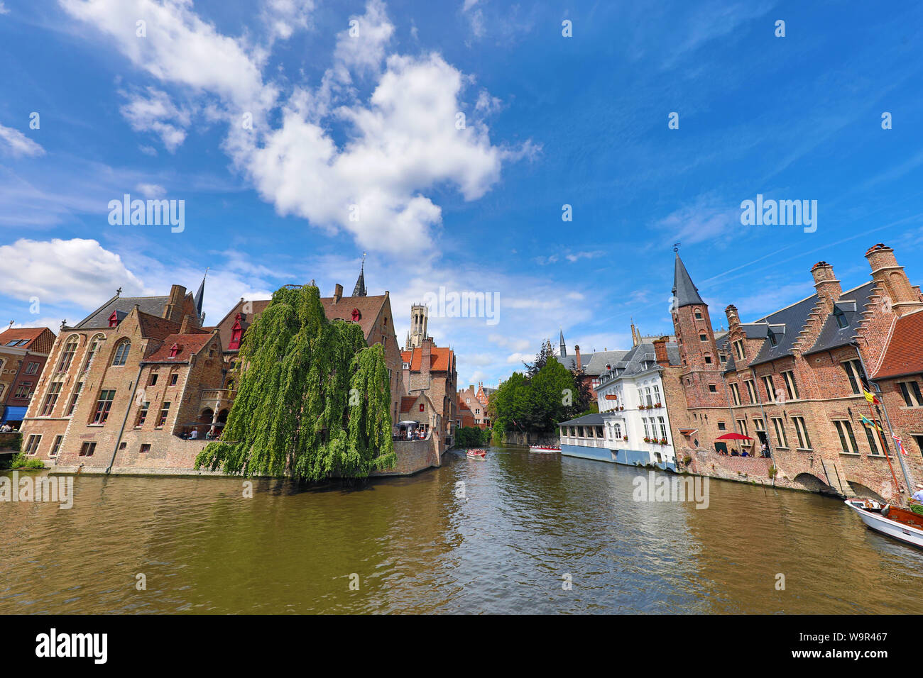 Muelle del Rosario o Rozenhoedkaai, Brujas, Bélgica Foto de stock