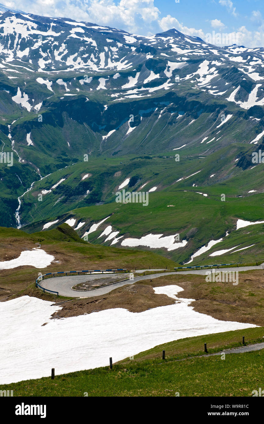 Viejo Grossglockner high alpine road, carretera sinuosa, adoquines, Kaernten, Tirol, Austria oriental, Europa Foto de stock