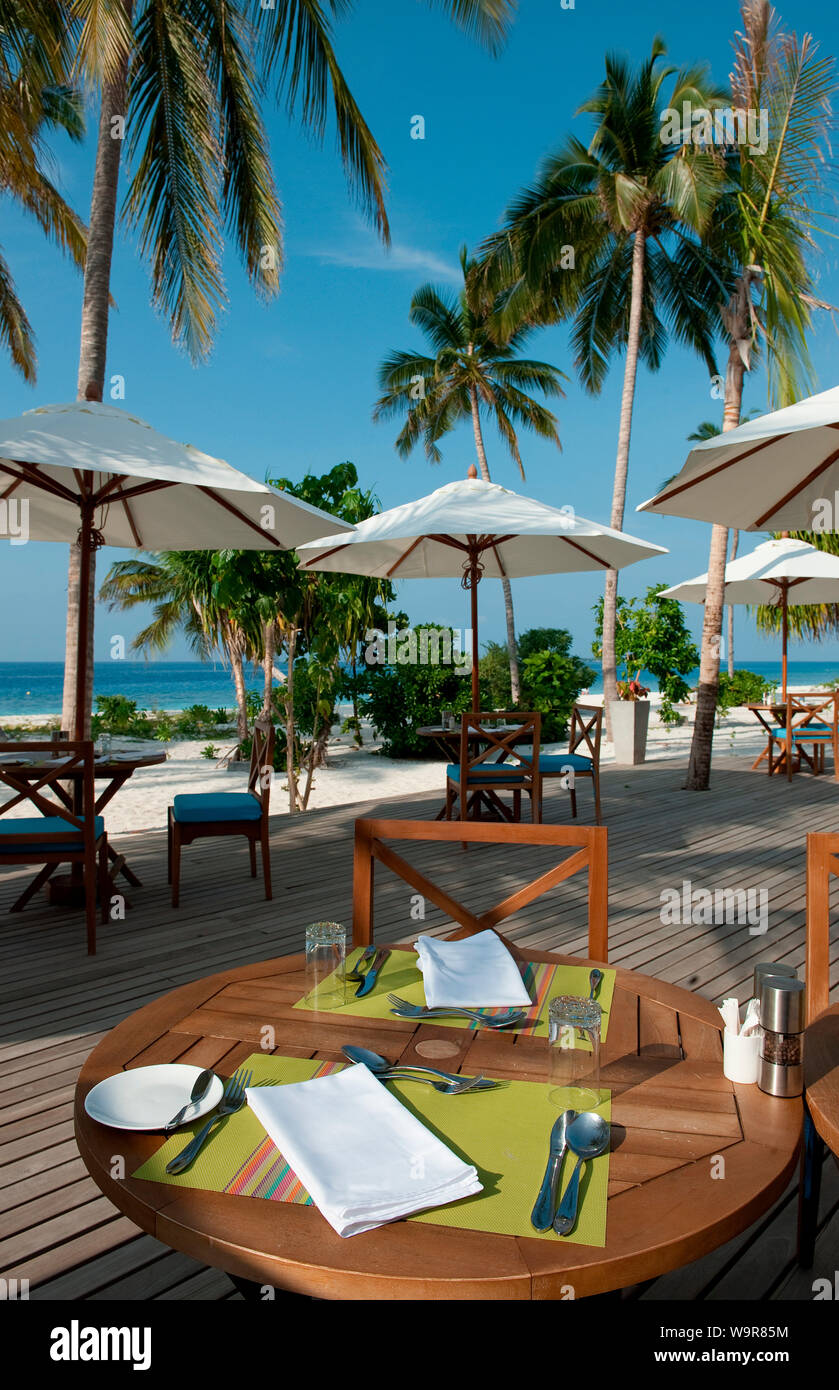 Isla de Maldivas Filaidhoo, restaurante al aire libre, restaurante en la playa, Raa Atoll, Maldivas, Asia Filaidhoo Foto de stock
