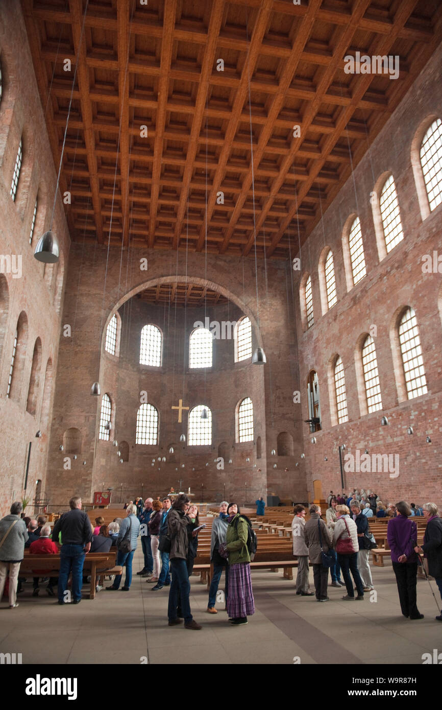 Basílica de Constantino, alto de madera artesonado, Trier, Renania-Palatinado, Alemania, Europa Foto de stock