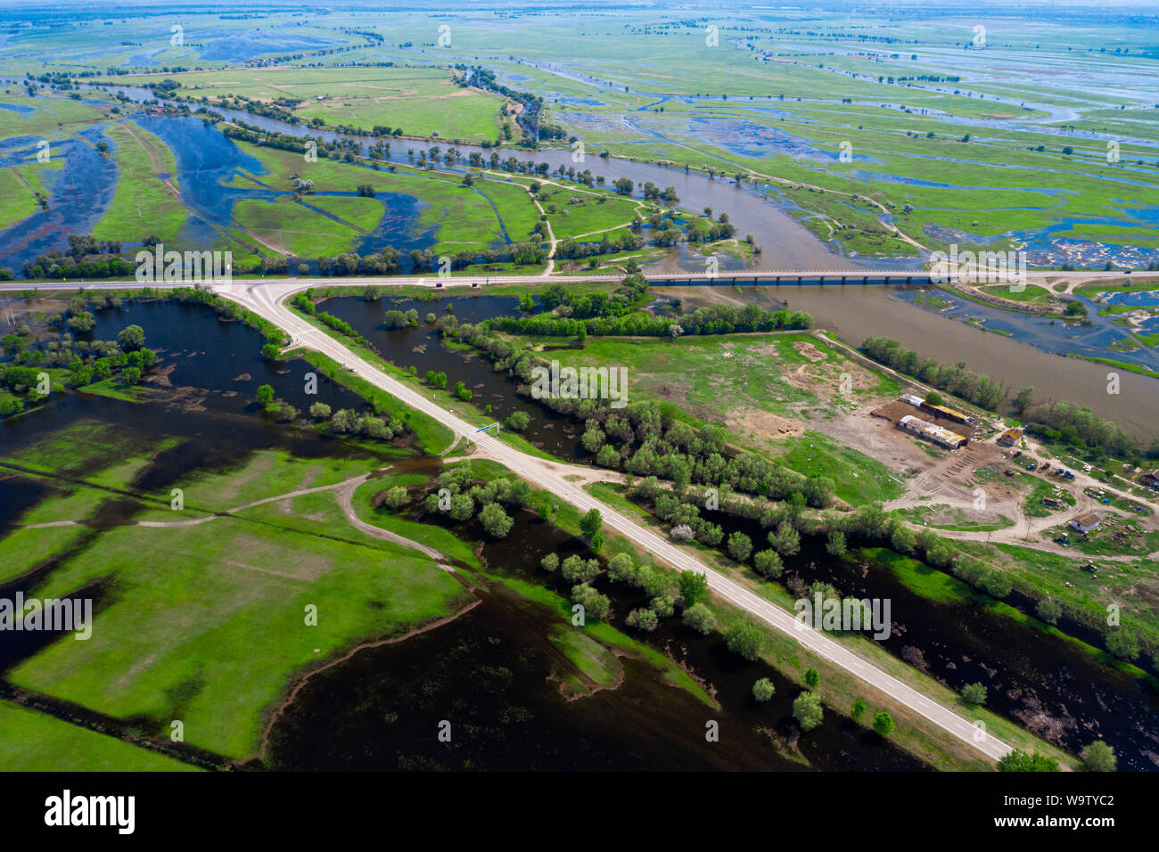 La inundación en el delta del Volga, Rusia. Paisaje Natural. Vista desde arriba. Foto de stock