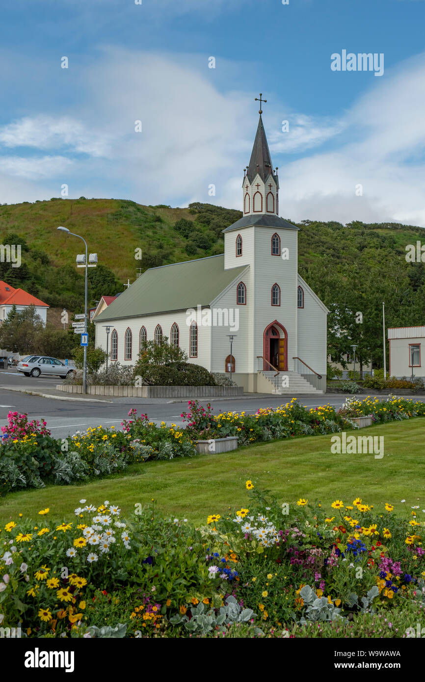 Iglesia luterana, Saudarkrokur, Islandia Foto de stock