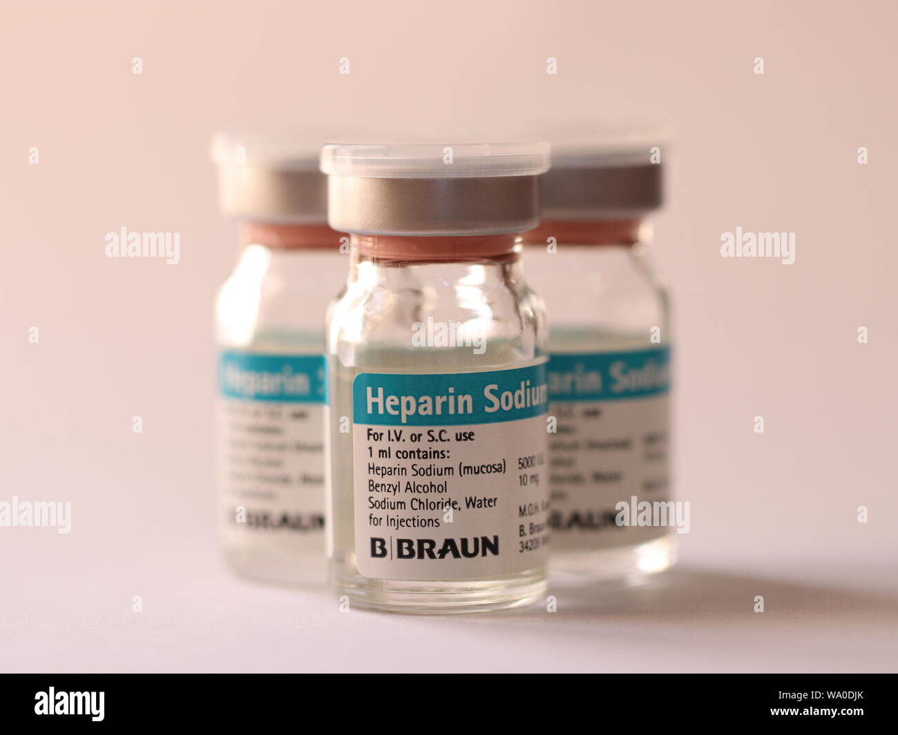 La heparina sódica viales , medicamento anticoagulante Foto de stock