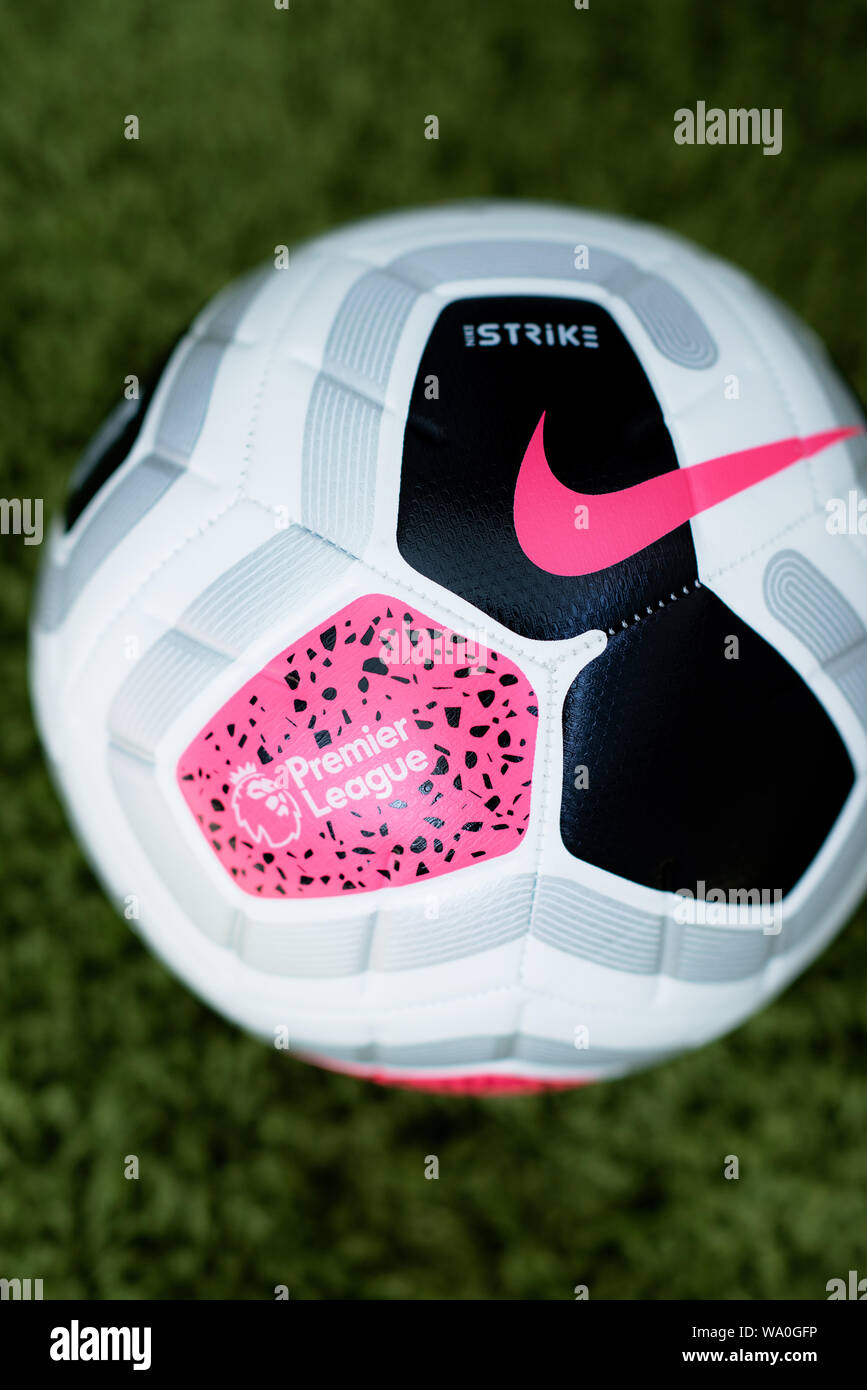 Merlin de Nike de fútbol de la Premier League 2019/20 Foto de stock