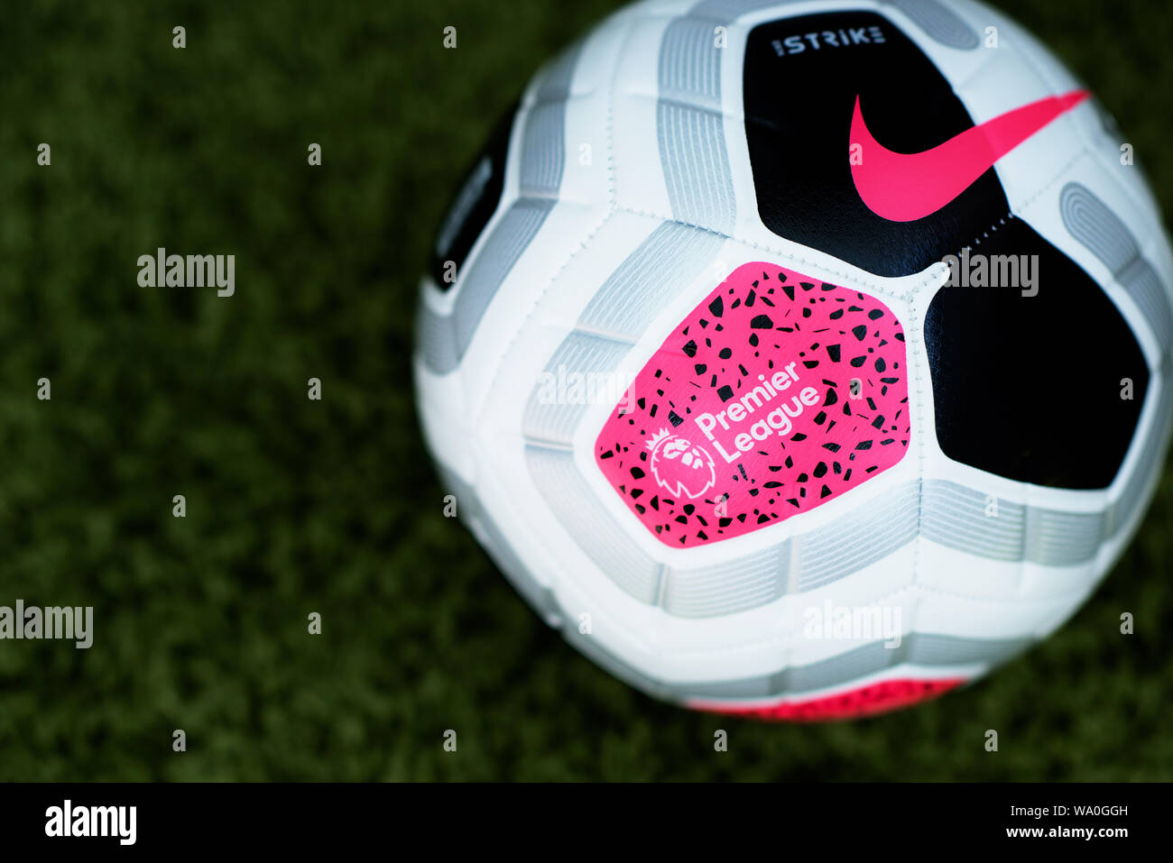 Merlin de Nike de fútbol de la Premier League 2019/20 Foto de stock