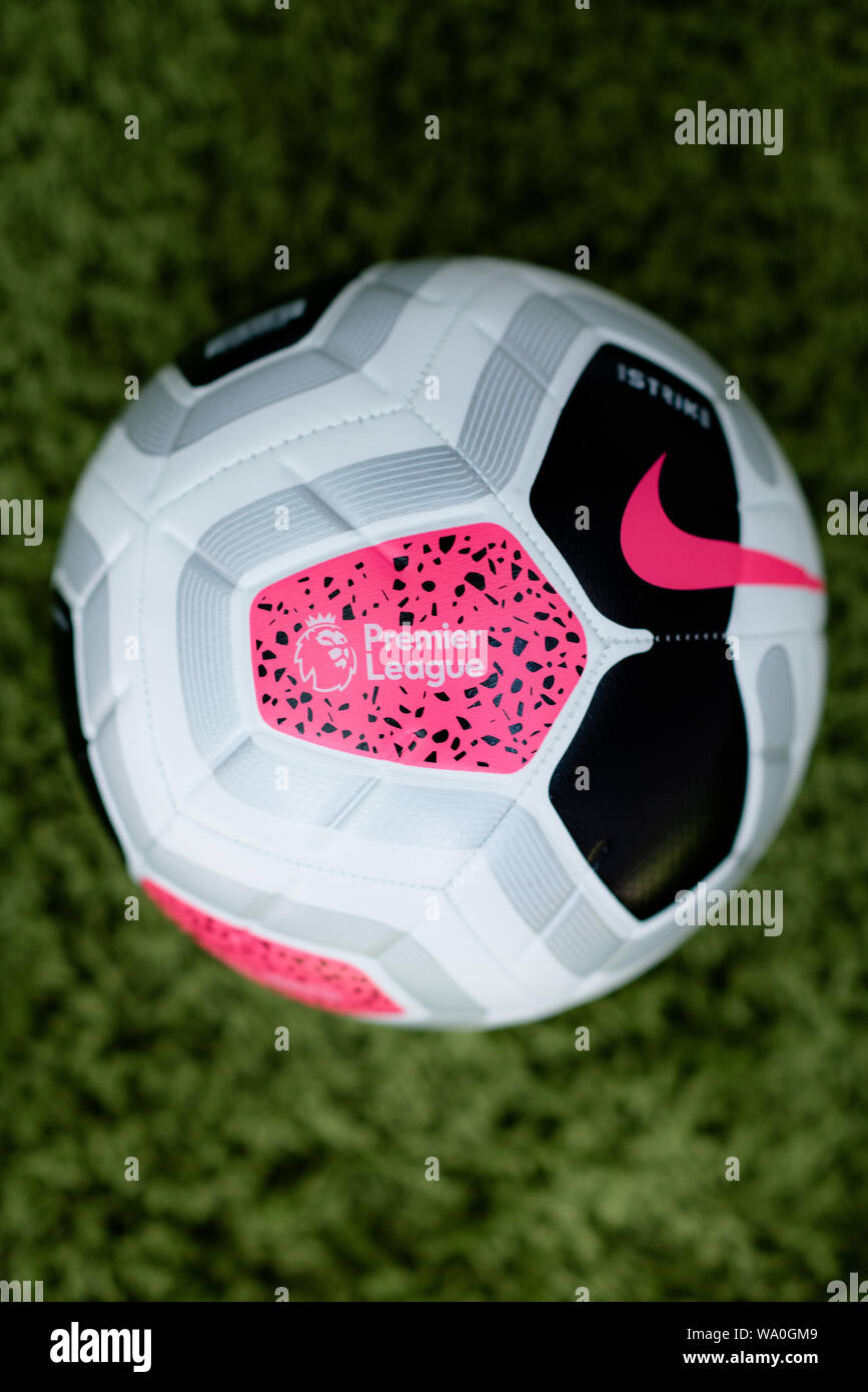 Merlin de Nike de fútbol de la Premier League 2019/20 Fotografía de stock -  Alamy