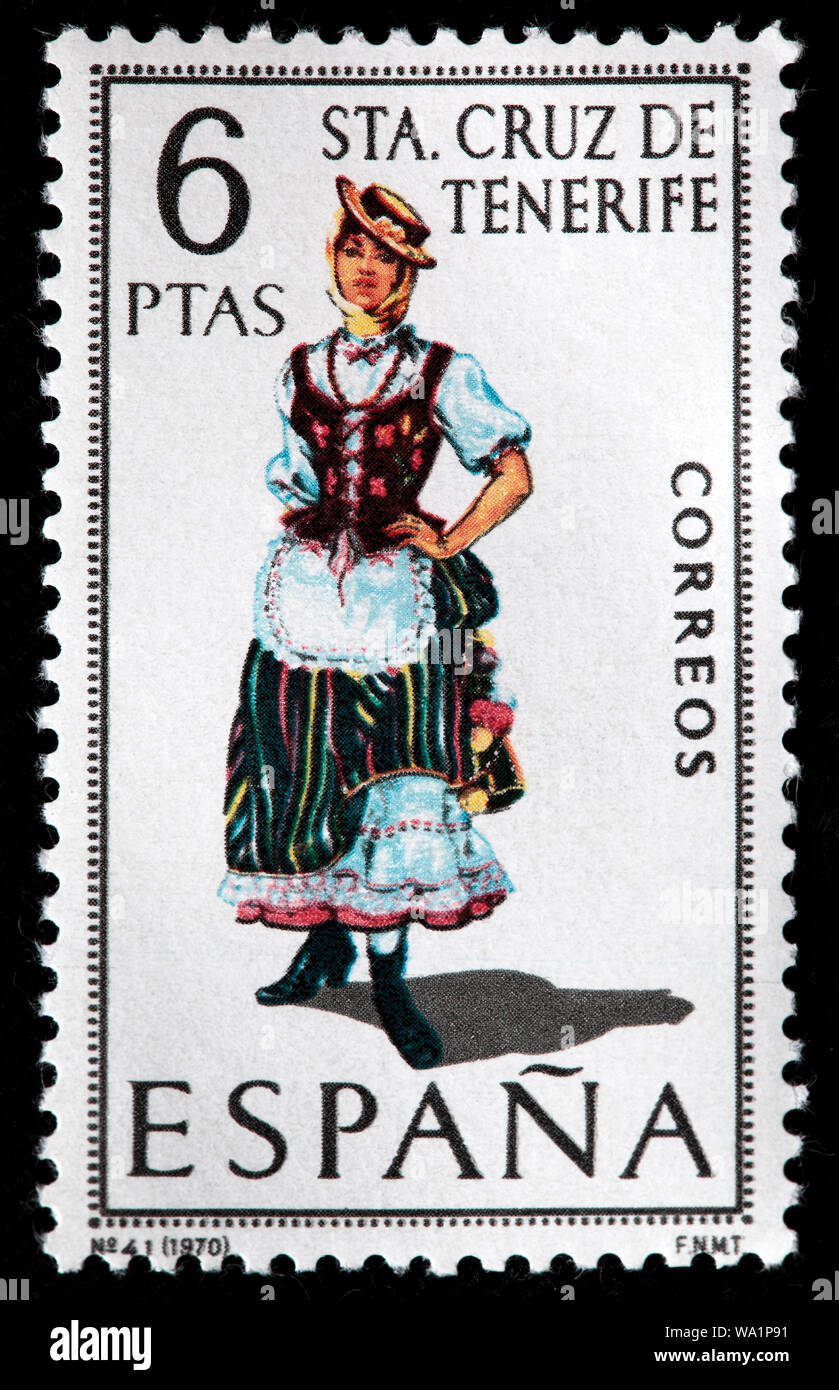 Santa Cruz de Tenerife, Islas Canarias, mujer de moda tradicional traje  regional, sello, España, 1970 Fotografía de stock - Alamy