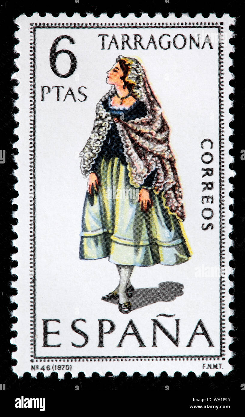 Tarragona, Cataluña, mujer de moda tradicional traje regional, sello,  España, 1970 Fotografía de stock - Alamy