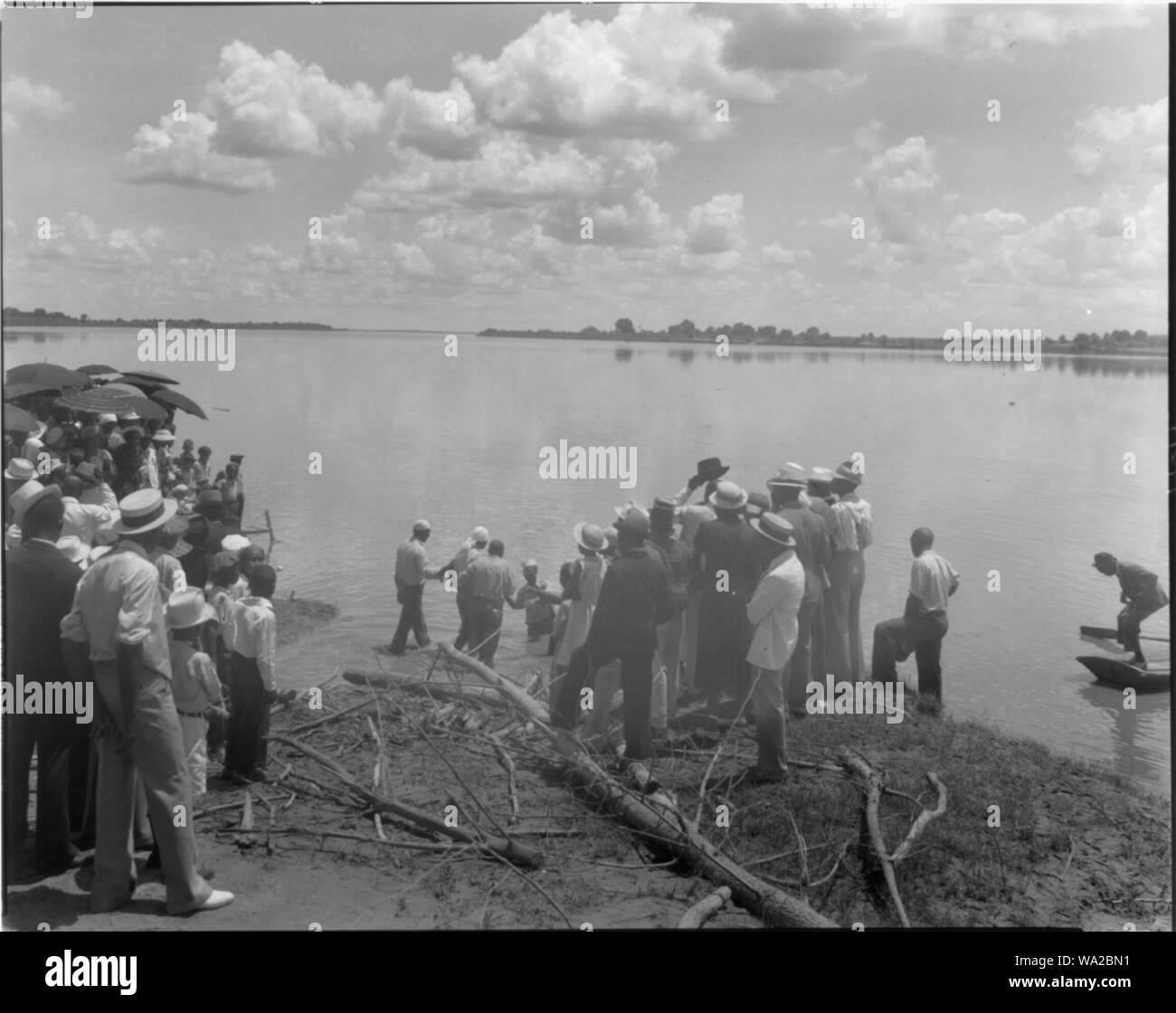 El bautismo por inmersión en el Río Mississippi, 29 de mayo de 1938