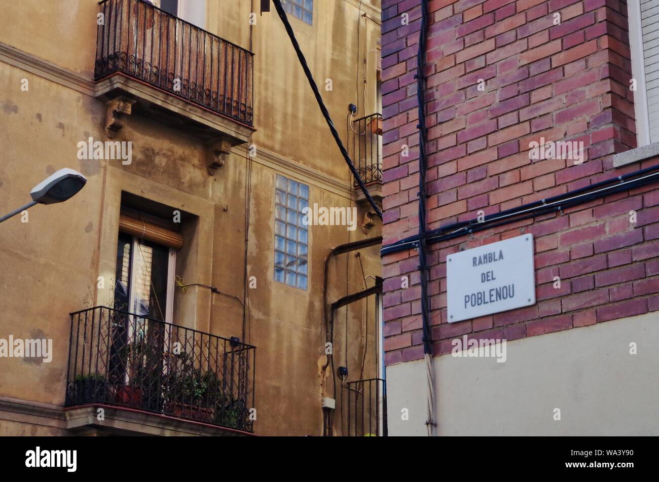 Placa Nomenclator en la "avenida de la Rambla del Poblenou de Barcelona Foto de stock