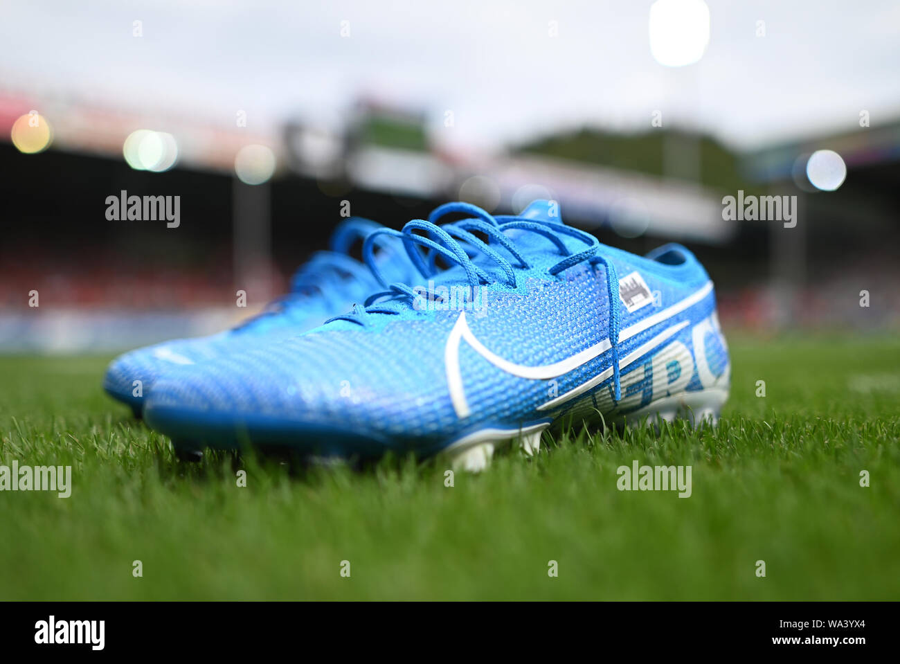 Nike football boots fotografías e imágenes de alta resolución - Página 2 -  Alamy