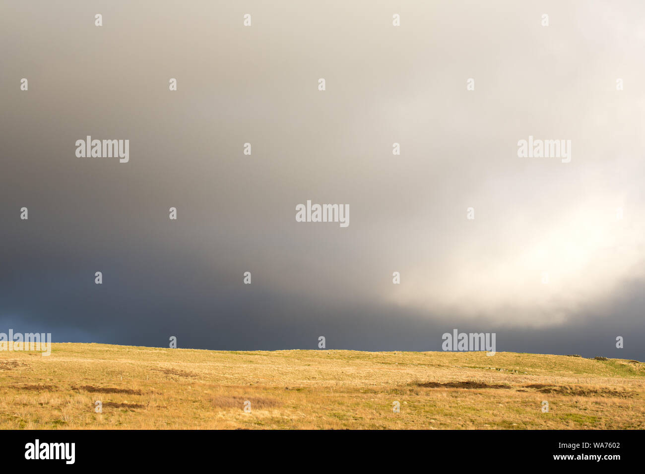 Gran Moody Skies en los Alpes Pennines Foto de stock