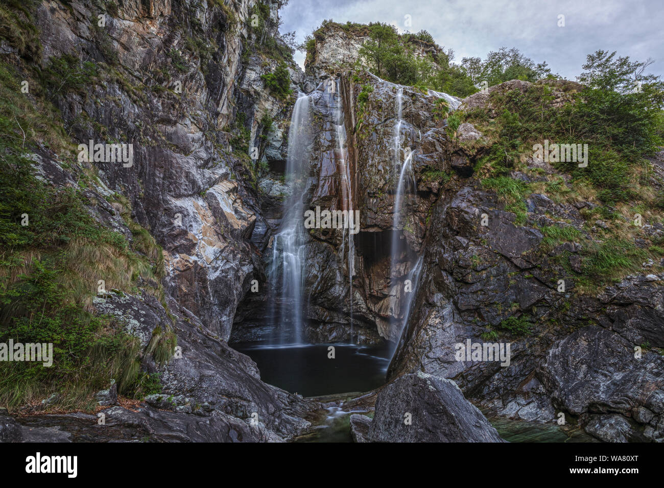 Cascata del Salto, Maggia, Tesino, Suiza, Europa Foto de stock