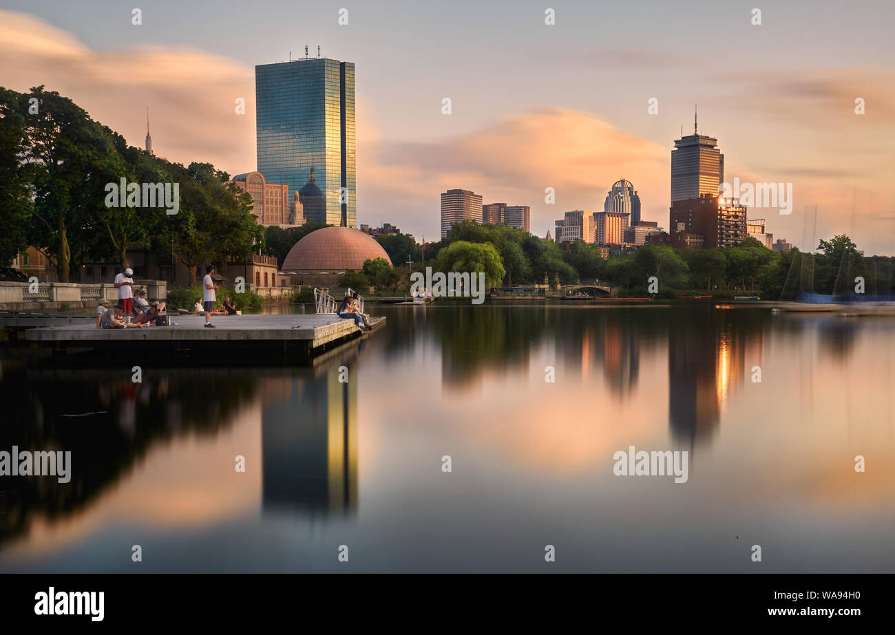 Horizonte de Boston Charles River Foto de stock