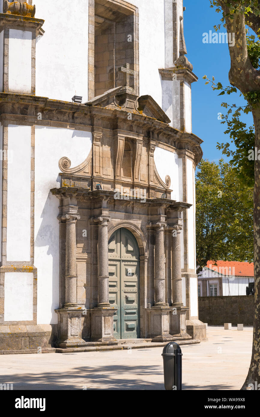 Vila Nova de Gaia Portugal Mosteiro da Serra do Pilar monasterio iglesia circular 1672 entrada oeste cuarteles militares árboles posición estratégica Foto de stock