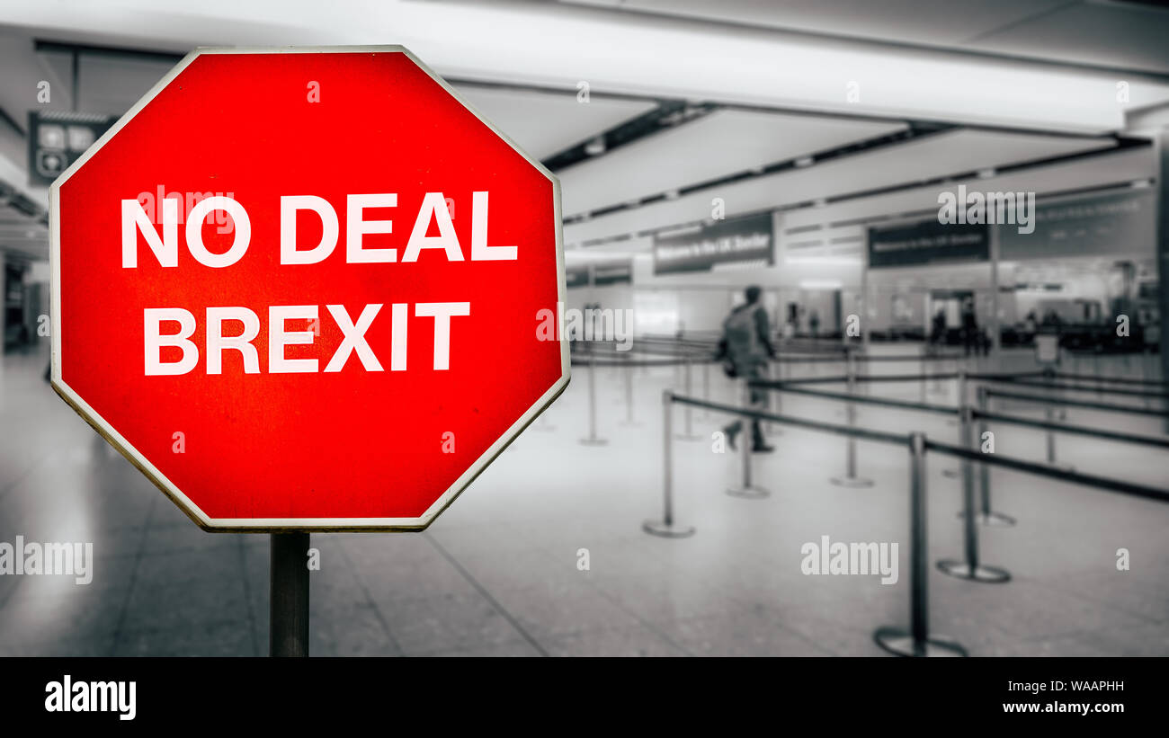 No Deal Brexit compuesta digital de pasajeros que llegan a la UE genérica de Europa. UK está configurado para dejar la UE por defecto en Octubre 31st, 2019 Foto de stock