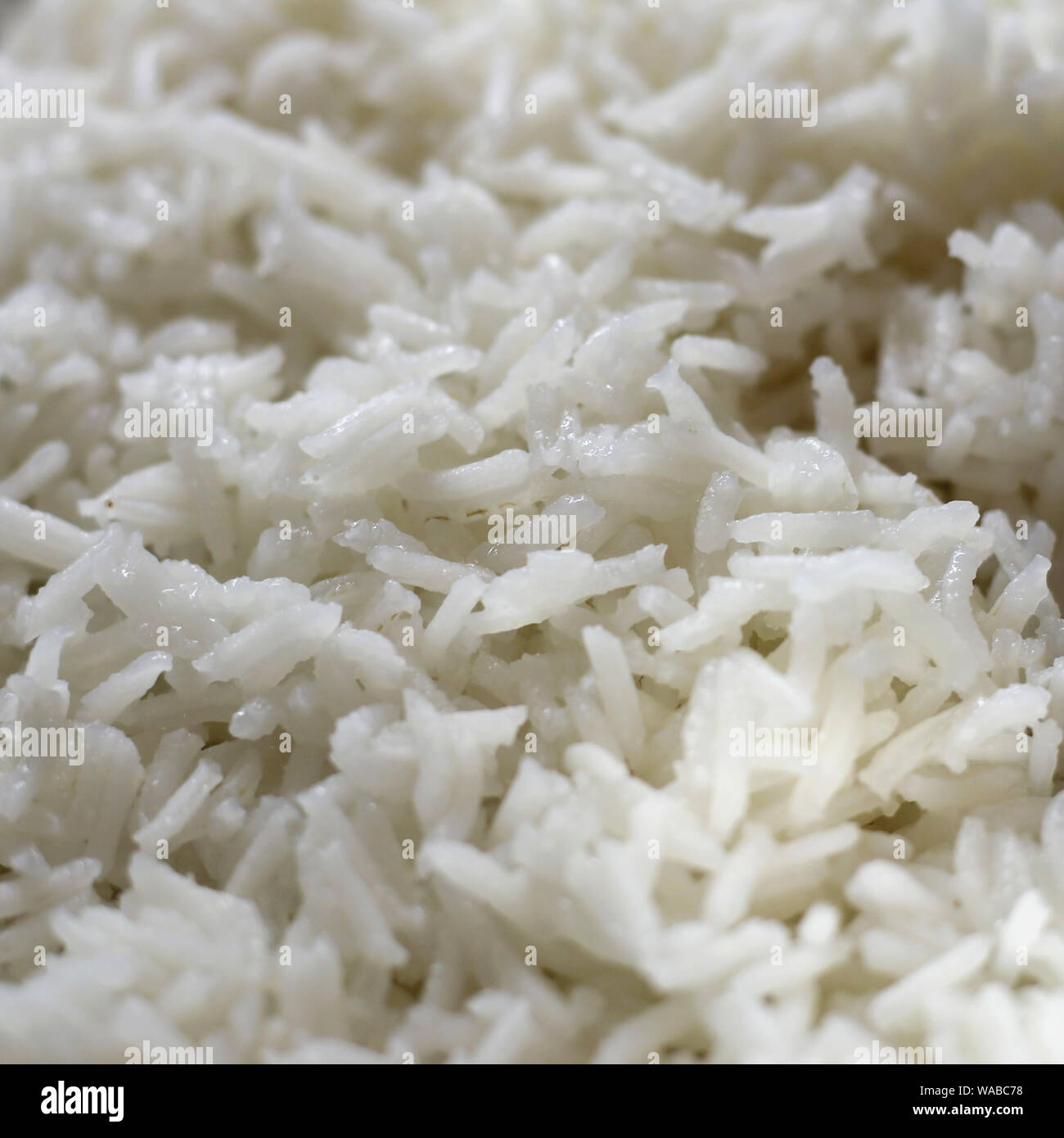 El arroz basmati hervido en una foto en primer plano mostrando la