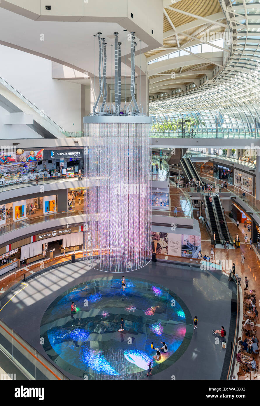 Las tiendas en Marina Bay Sands shopping mall, Marina Bay, Singapur, Singapur Foto de stock