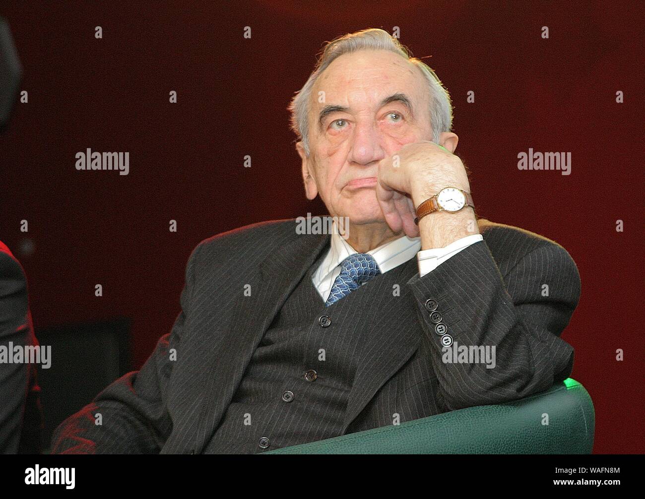 Warszawa. 17-03-2005. "Yo prasowa Konferencja Ty mozesz zostac demokrata'. NZ lider powstajacej nowo partii demokratow Tadeusz Mazowiecki fot. Lukasz Krol/FORO Foto de stock