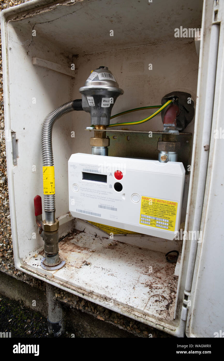 British Gas Landis+gris G470 medidor inteligente de gas en un armario