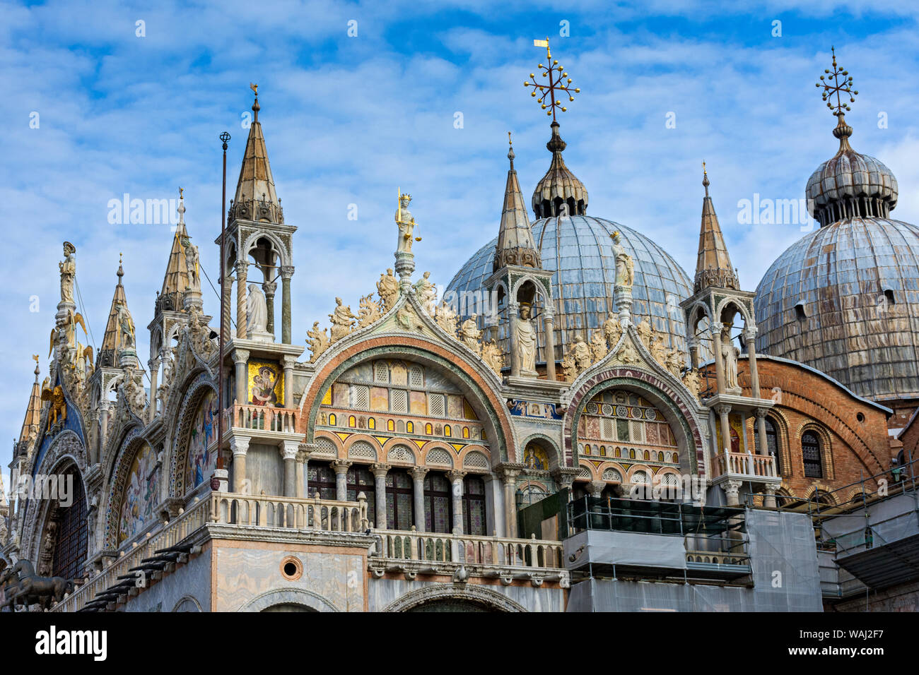 Detalle de la fachada sur de la Basílica di San Marco (Basílica de San Marcos), la Plaza de San Marcos, en Venecia, Italia Foto de stock