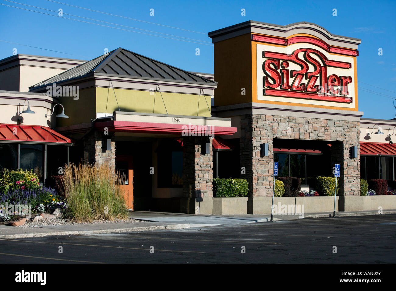 Sizzler restaurant fotografías e imágenes de alta resolución - Alamy
