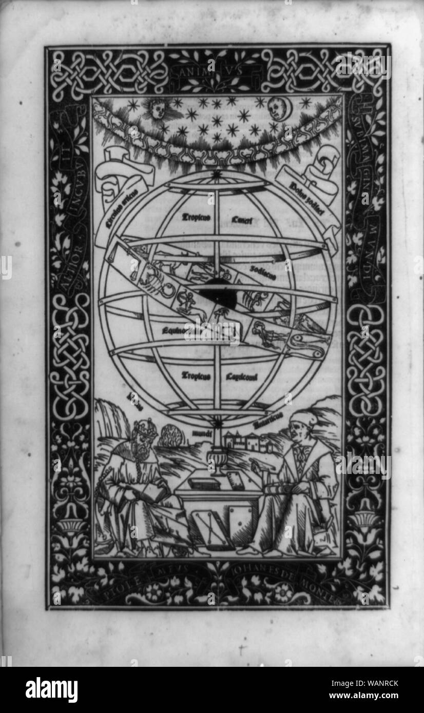 Coronado astrónomo griego Ptolomeo y su traductor renacentista  Regiomontanus, sentado debajo de una esfera armillary y rodeado por el  borde decorado Fotografía de stock - Alamy