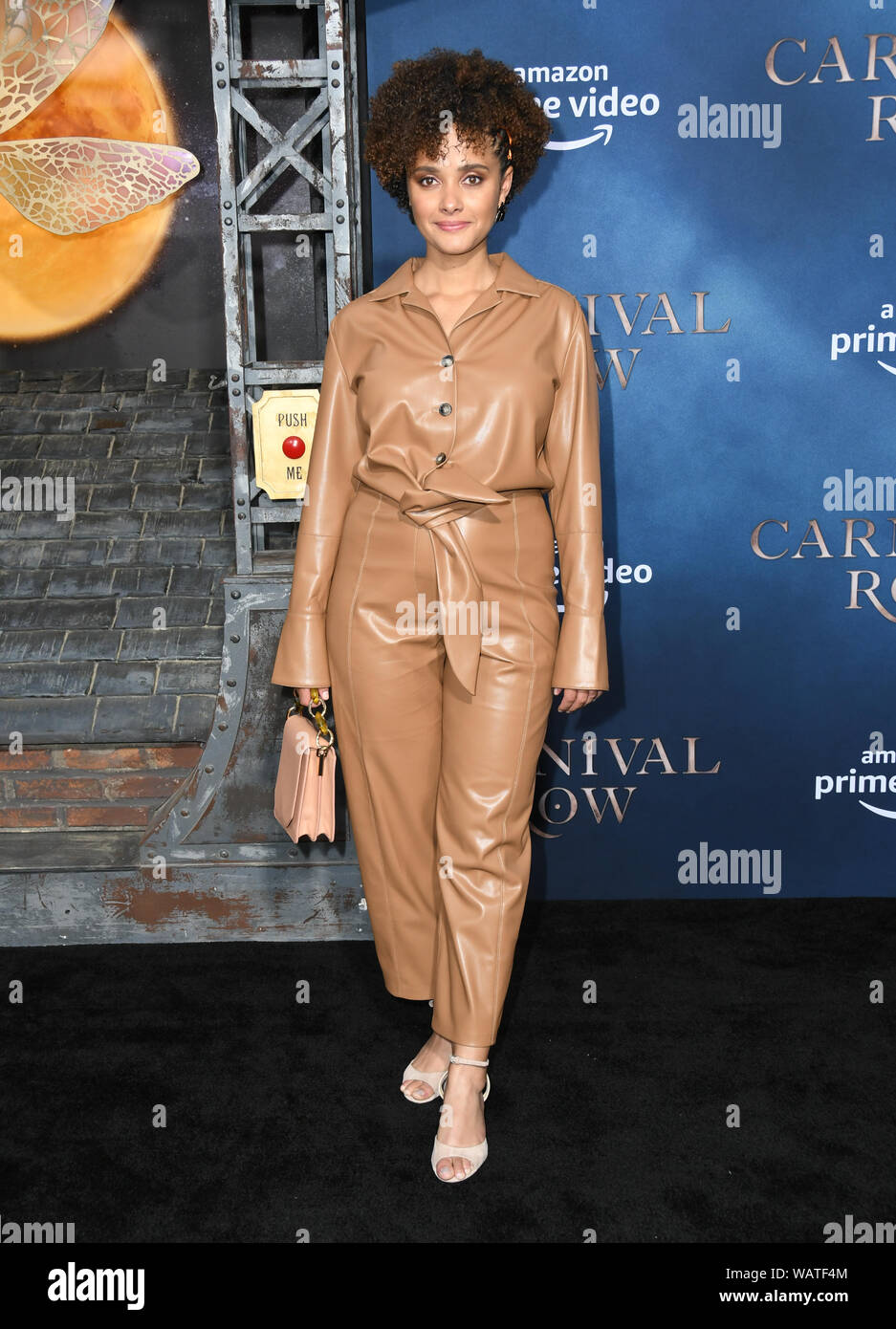 Karla Crome en el 'Carnival Row' Los Angeles Premiere celebrado en el TCL  Chinese Theatre Fotografía de stock - Alamy