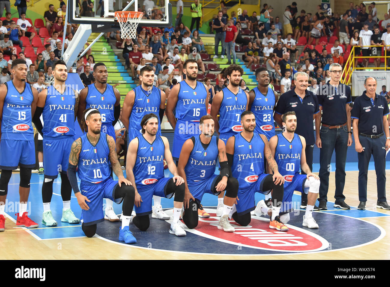 Roster italia verona copa de baloncesto fotografías e imágenes de alta