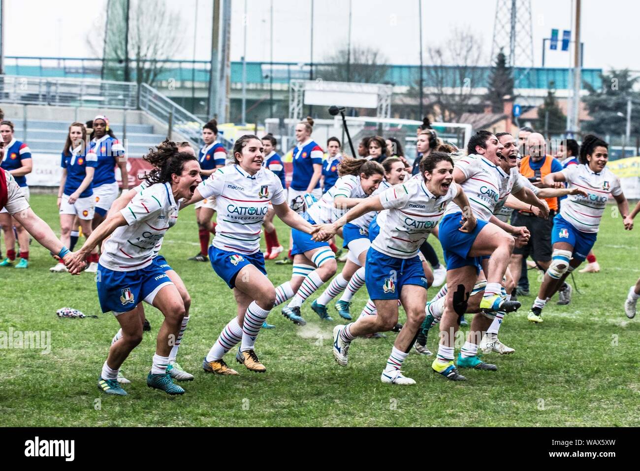 Sotto la curva per le azzurre durante ITALIA VS FRANCIA - SEI NAZIONI FEMMINILE, Padua, Italia, 17 de marzo de 2019, el Rugby Nazionale Italiana di Rugby Foto de stock