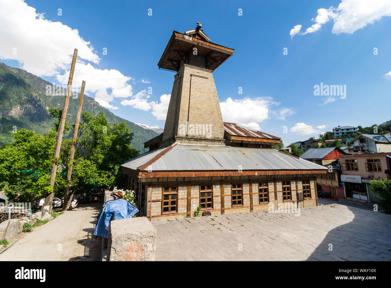 Manali, Himachal Pradesh, India - Mayo 30, 2019 : Manu Templo en los Himalayas. Foto de stock