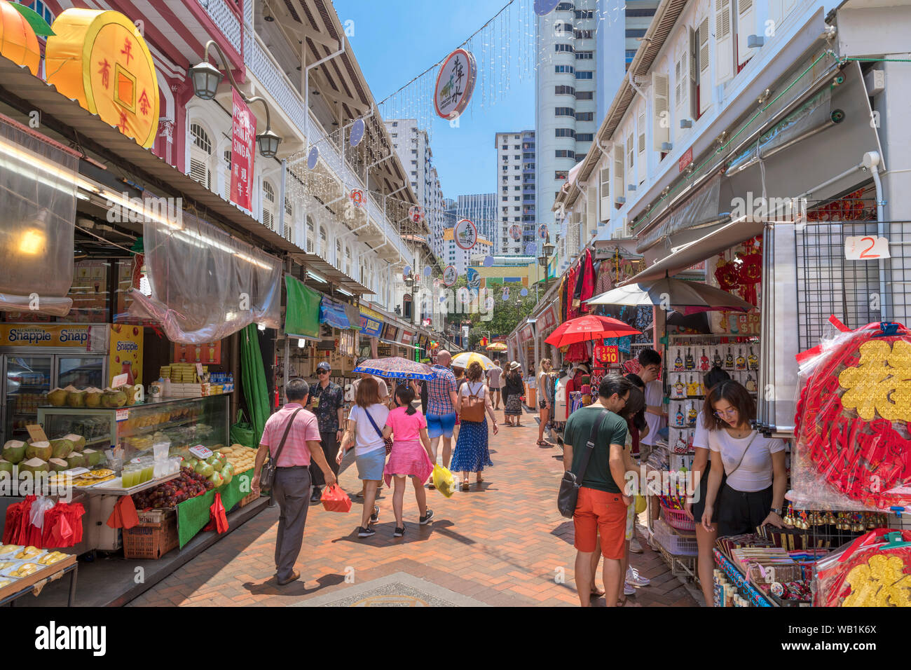 Tiendas y restaurantes en Chinatown, en la ciudad de Singapur, Singapur Foto de stock