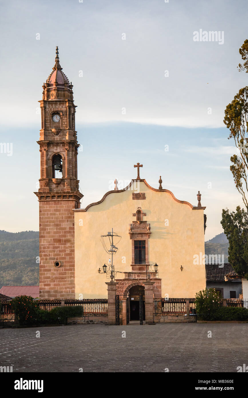 Iglesia michoacan fotografías e imágenes de alta resolución - Alamy