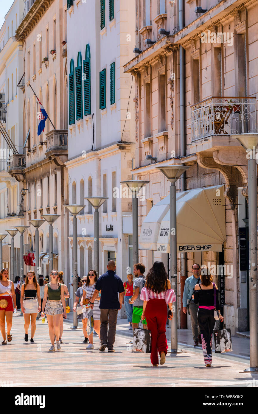 Calle Marmontova , Split, Croacia, Europa Fotografía de stock - Alamy
