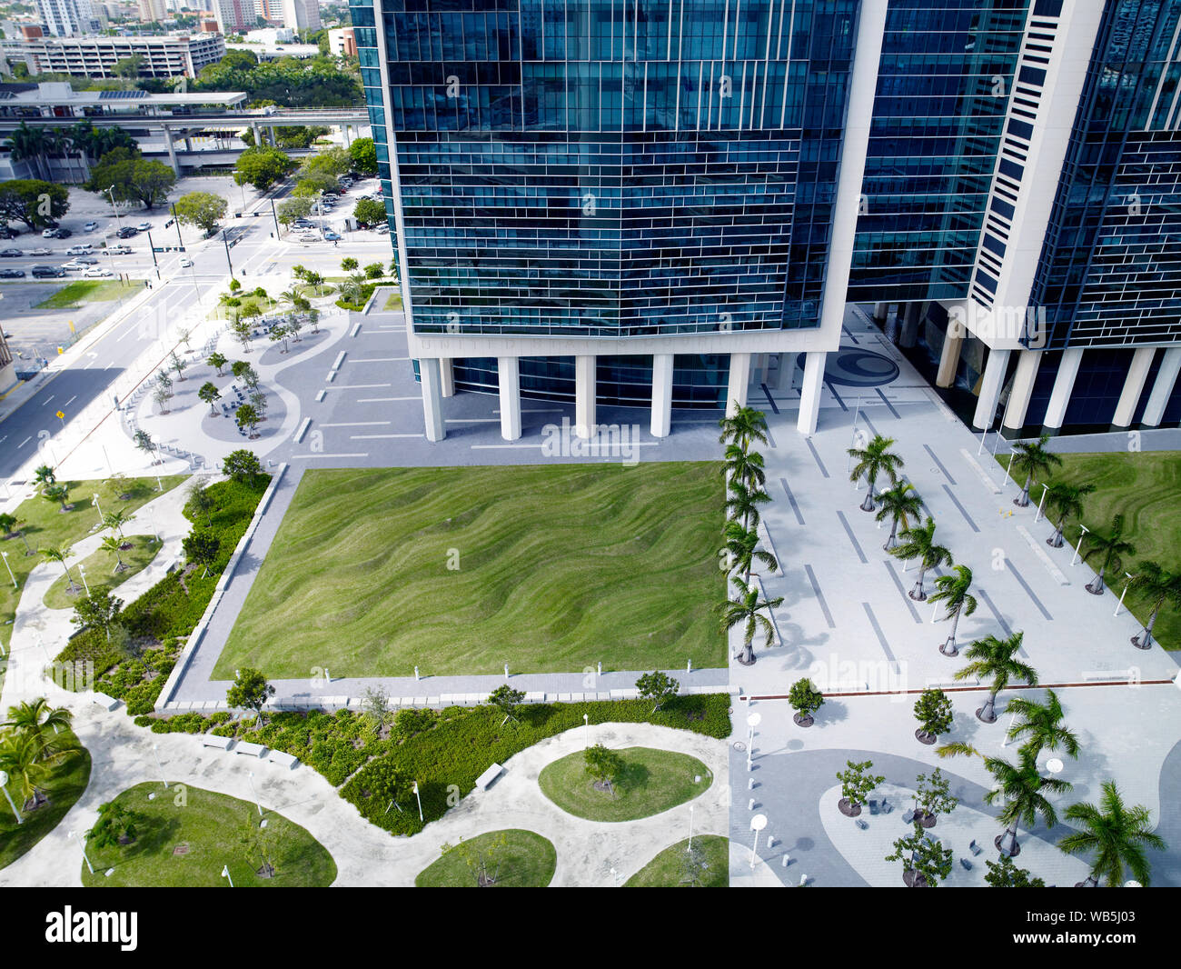 El arte ambiental flutter en el NE Y SE césped cuadrantes de la Wilkie D. Ferguson, Jr., el Palacio de Justicia de EE.UU., Miami, Florida Foto de stock