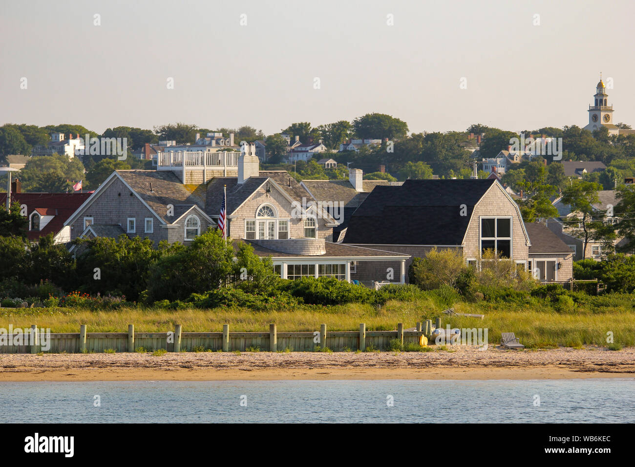 Casas con vistas al agua, Nantucket, Massachusetts, Estados Unidos Foto de stock