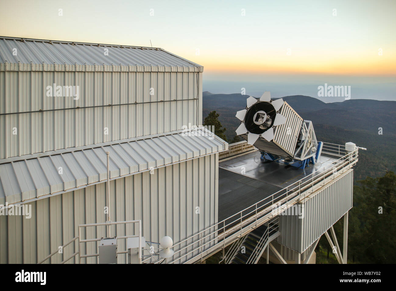Sloan Digital Sky Survey telescope Fotografía de stock - Alamy