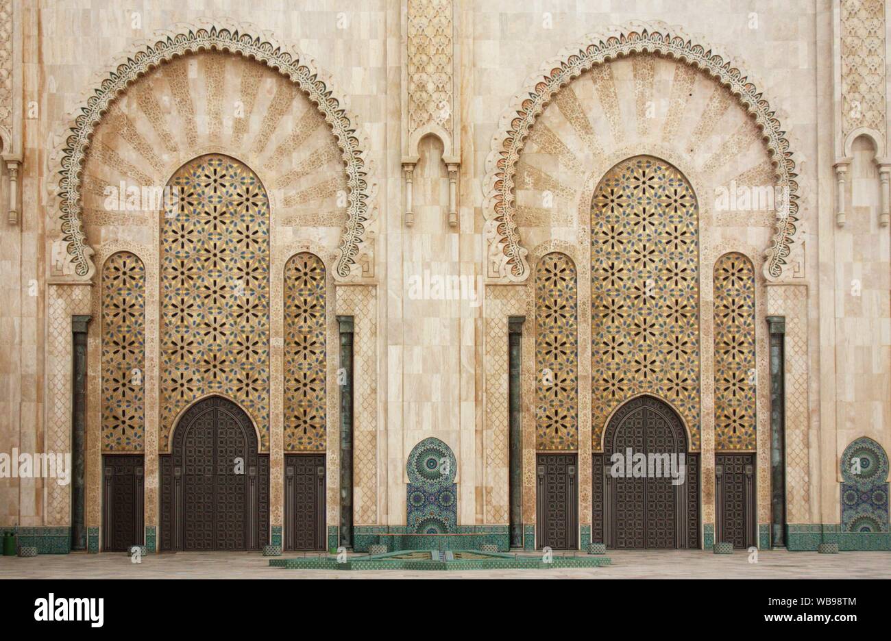 El más famoso e impresionante edificio en Casablanca - Mezquita Hassan II. Foto de stock
