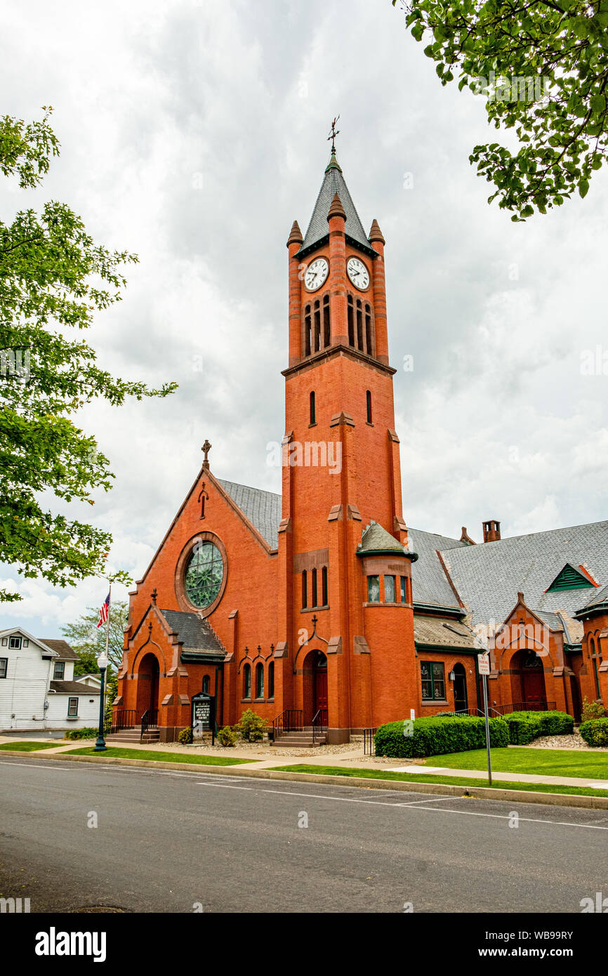 Primera Iglesia Evangélica Luterana, 404 Market Street, Mifflinburg,  Pennsylvania Fotografía de stock - Alamy