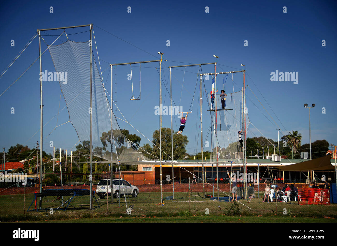 Sky High, una escuela de trapecio trapecio. Alfred Cove, en Perth, Australia Occidental, Australia Foto de stock