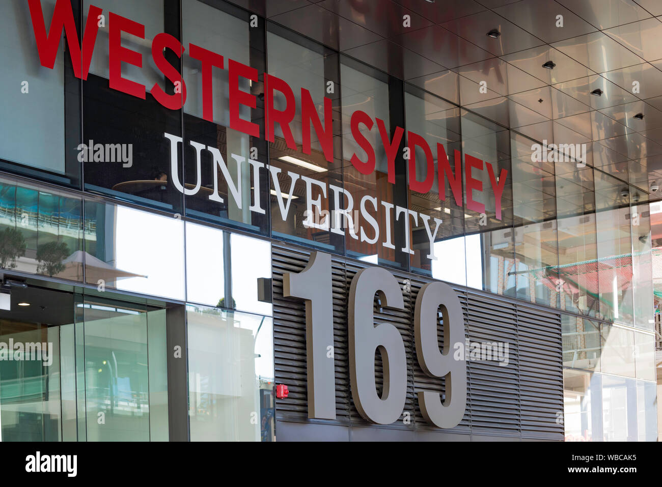 La Universidad de Western Sydney Parramatta CBD campus en 161-169 Calle Macquarie, Parramatta NSW 2150. Foto de stock