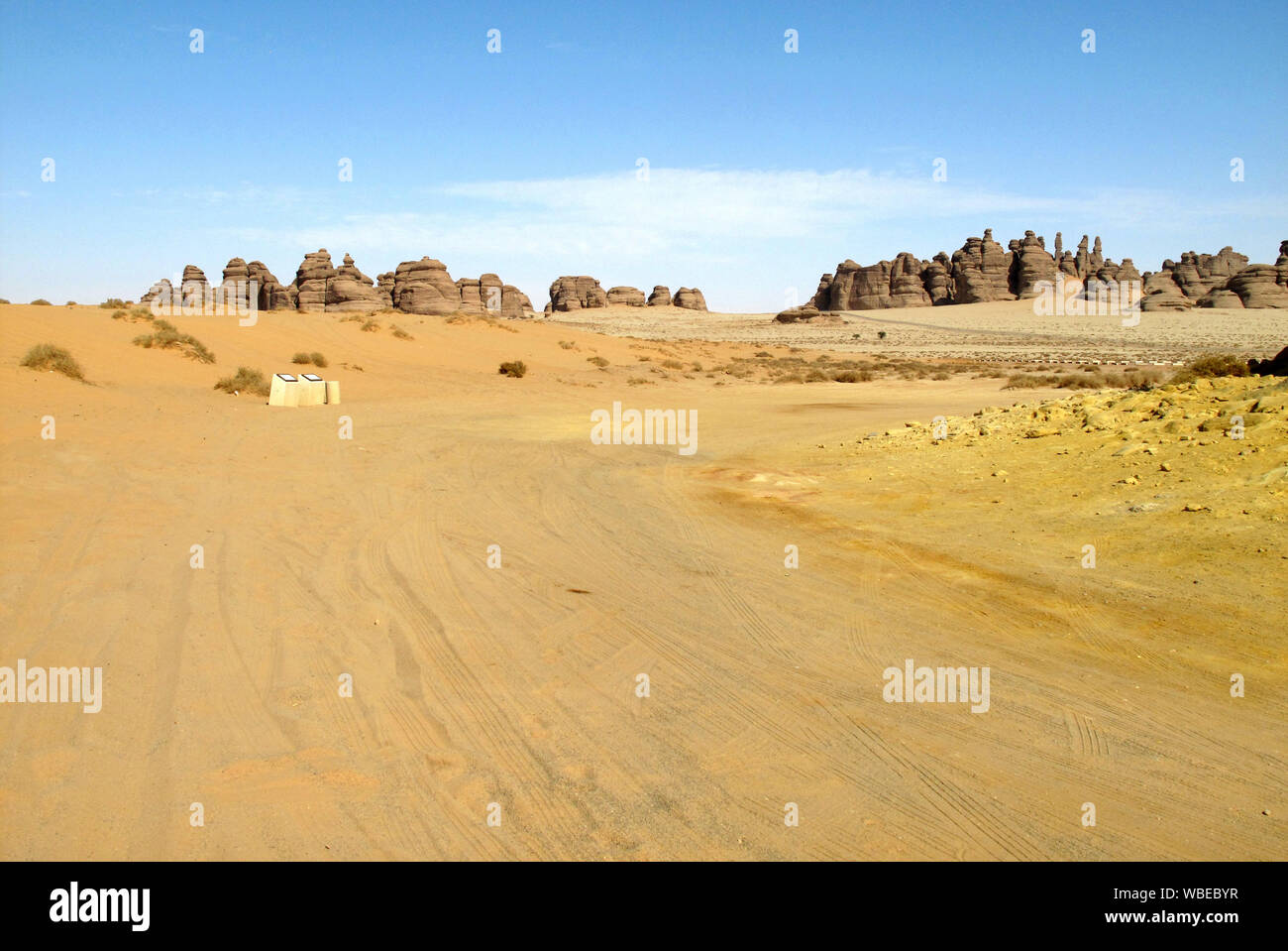 Vista panorámica de Madain Saleh, sitio arqueológico con nabateo tumbas en Arabia Saudita (KSA) Foto de stock