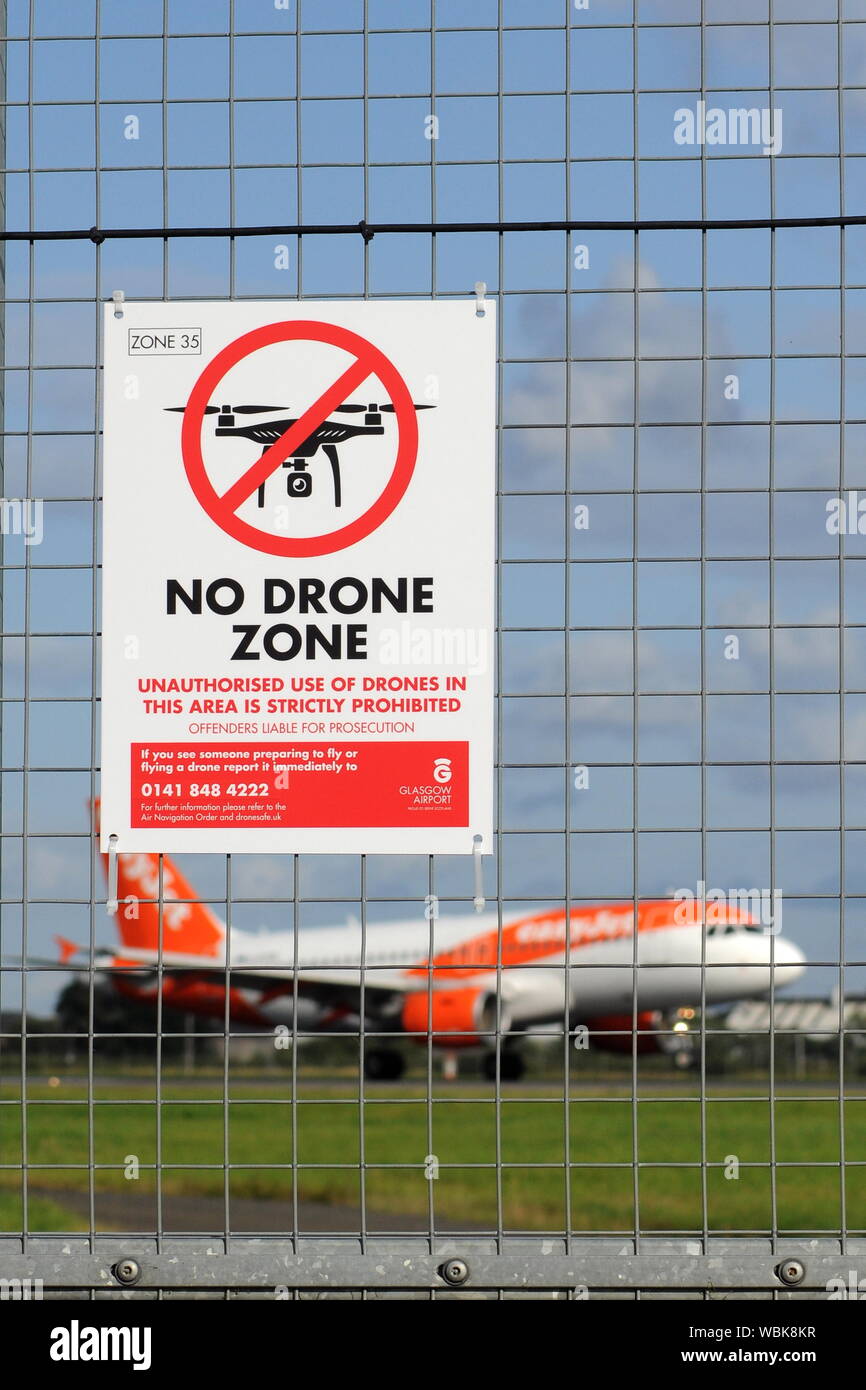 Aeropuerto - SIN INTERRUPCIÓN DRONE ZONE FIRMAR EN EL AEROPUERTO DE GLASGOW  Fotografía de stock - Alamy