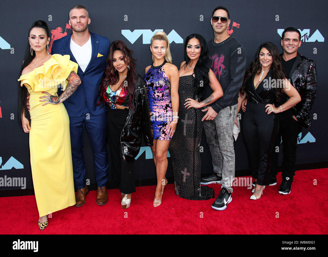 Newark, Estados Unidos. 26 Aug, 2019. En Newark, Nueva Jersey, EE.UU. - El  26 de agosto: Jenni 'JWoww' Farley, Clayton Carpinello, Nicole 'Snooki'  Polizzi, Lauren Sorrentino, Amy Paffrath, Angela Pivarnick y Deena