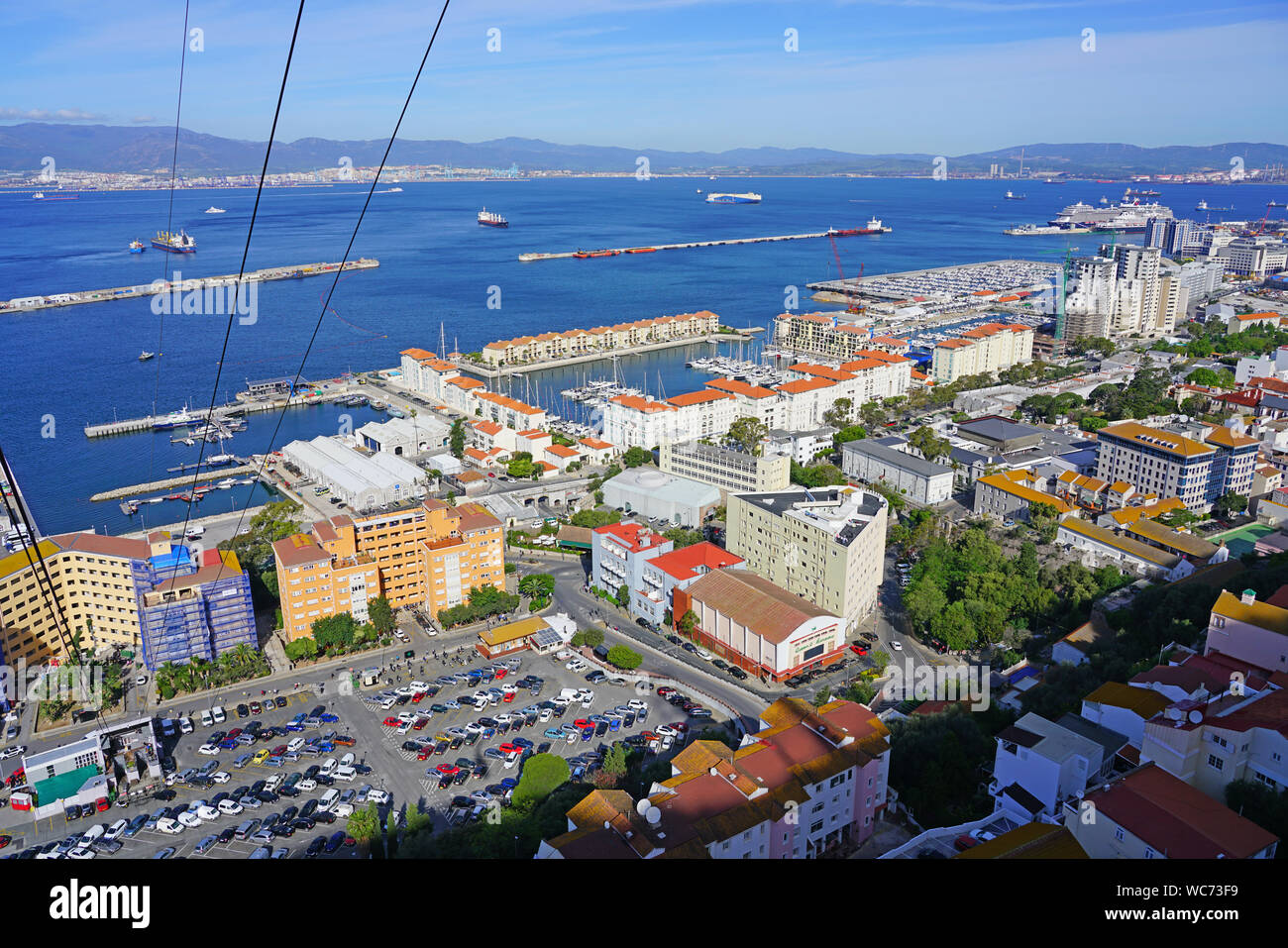 GIBRALTAR, REINO UNIDO 28 Abr 2019 vista de las líneas de teleférico