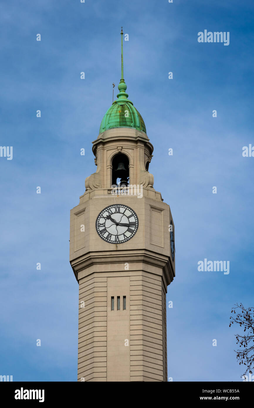 Buenos Aires, Argentina. El 19 de agosto de 2019. Palacio de la Legislatura de la ciudad de Buenos Aires Torre del Reloj Foto de stock